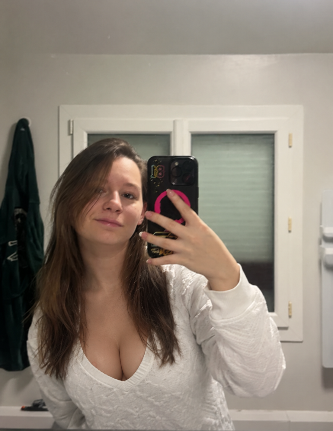 Petite étudiante parisienne pour casting - Photo 2